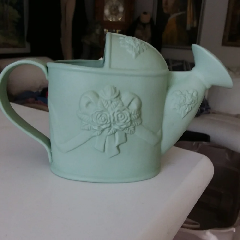 Stunning Porcelain Fully Functional Flower Watering Pot! - Picture 7 of 11
